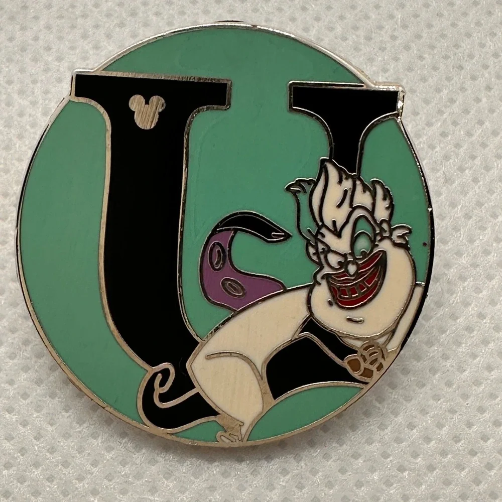 2008 Disney WDW Hidden Mickey Series III Alphabet Ursula (U) Pin Rare‎